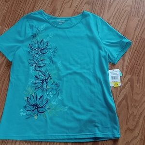 NWT Breckenridge Size M short sleeve sequin flowered t shirt